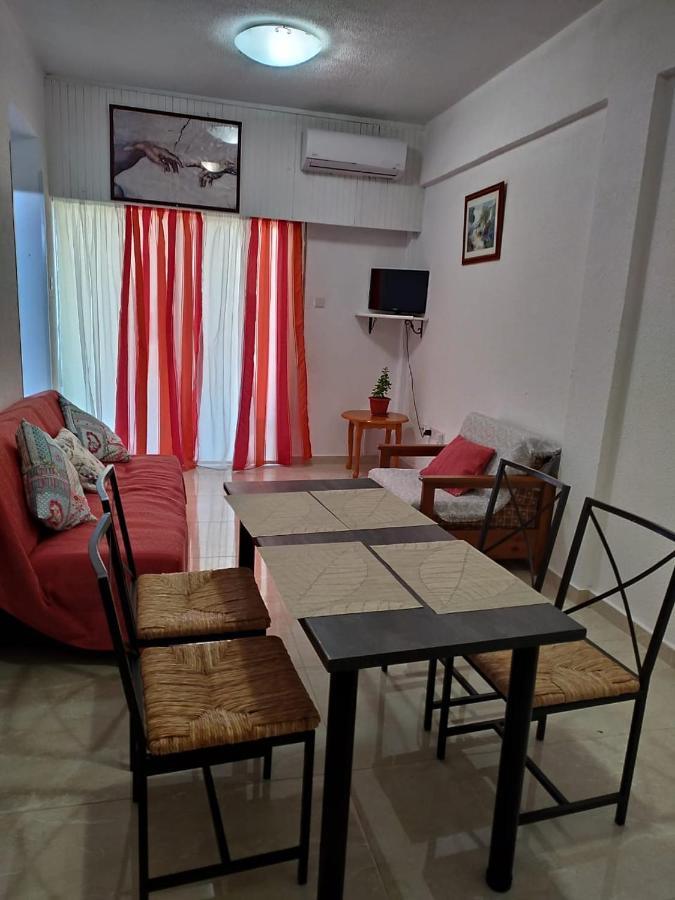 1 Bedroom Apartment Ларнака Екстер'єр фото