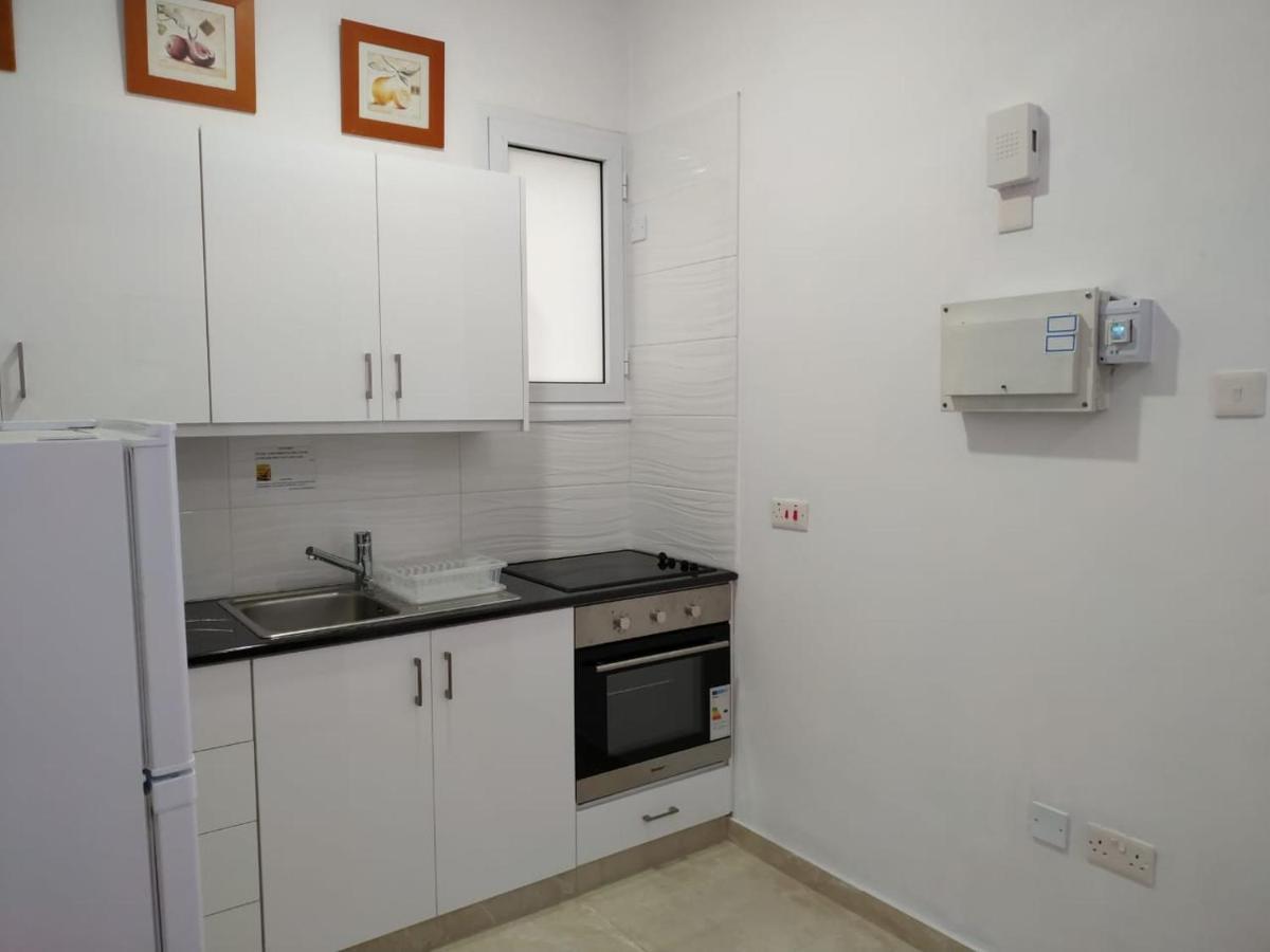 1 Bedroom Apartment Ларнака Екстер'єр фото